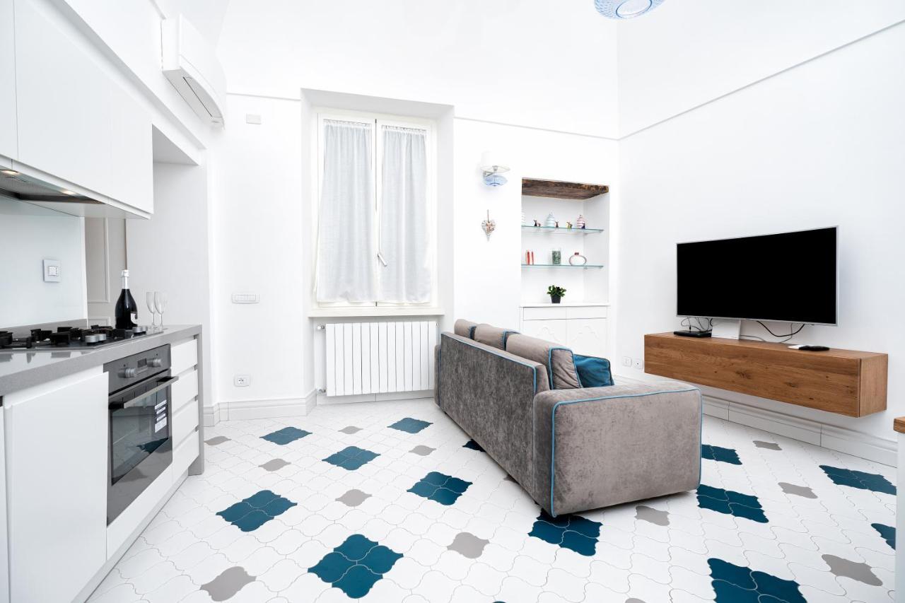 Villa La Finestra Sul Corso à Amalfi Extérieur photo